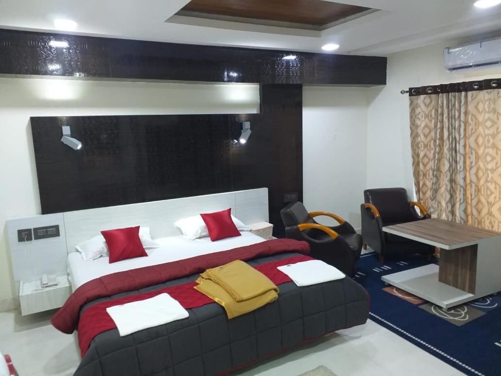 Grand Meridian Vinnamangalam ภายนอก รูปภาพ