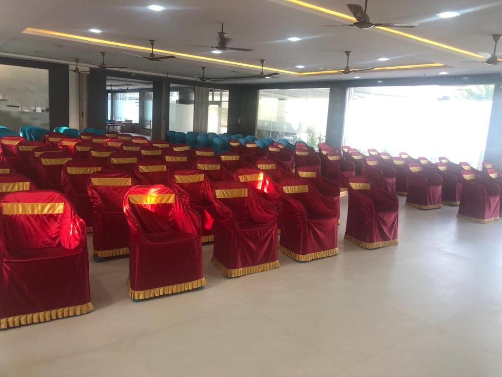 Grand Meridian Vinnamangalam ภายนอก รูปภาพ