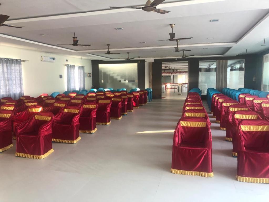 Grand Meridian Vinnamangalam ภายนอก รูปภาพ