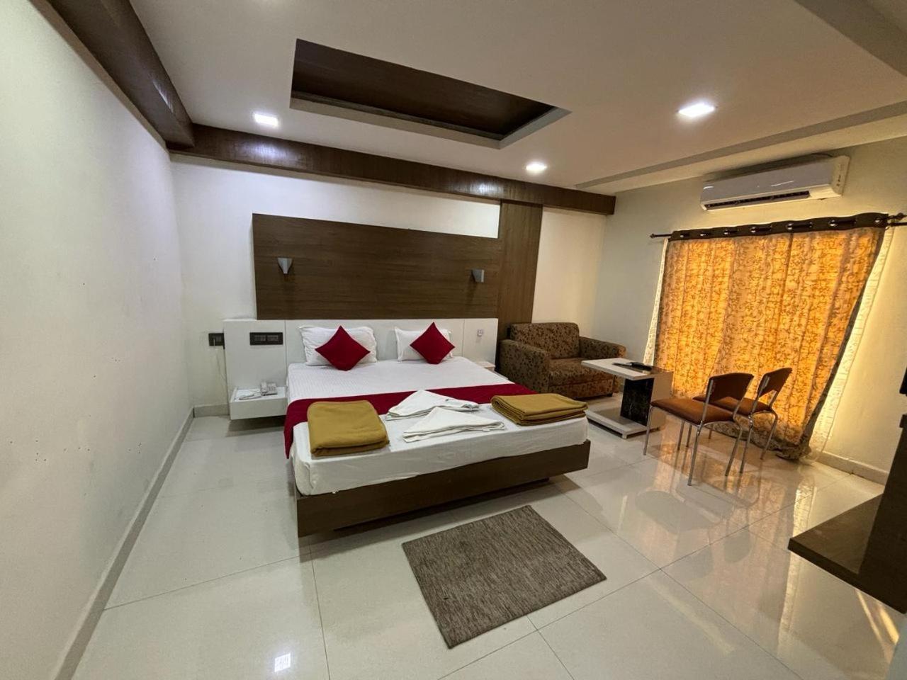 Grand Meridian Vinnamangalam ภายนอก รูปภาพ